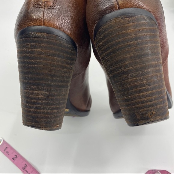Vince Camuto Hadley brown leather bootie 8 - Picture 5 of 12